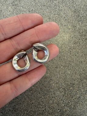 UNO de 50 sterling Silver Sculptural Hoop Earrings